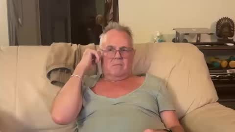 Snapshot of erostalk chatting on 10/19/25, 01:39 eros online show from 10/19/25, 01:39