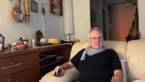 Snapshot of erostalk chatting on 10/22/25, 09:14 eros online show from 10/22/25, 09:14