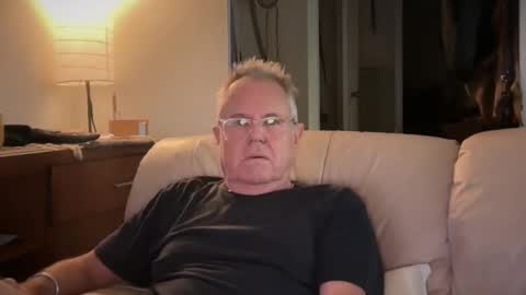 Snapshot of erostalk chatting on 10/26/25, 12:55 eros online show from 10/26/25, 12:55