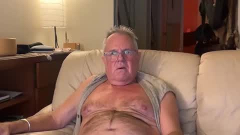 Snapshot of erostalk chatting on 10/27/25, 12:58 eros online show from 10/27/25, 12:58