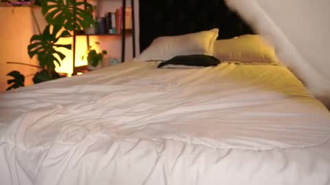 Eros Wild online show from 09/13/25, 02:55