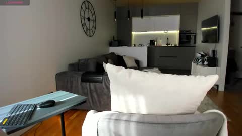 Snapshot of erotic__blondie chatting on 02/19/26, 08:54 3 PVT open online show from 02/19/26, 08:54