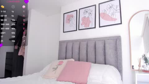 Snapshot of erotic_boobs chatting on 02/04/25, 04:29 Karen online show from 02/04/25, 04:29