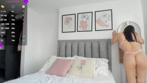 Snapshot of erotic_boobs chatting on 02/06/25, 12:37 Karen online show from 02/06/25, 12:37