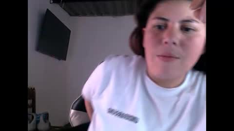 Snapshot of erotic_katia chatting on 04/19/26, 06:43 Sara online show from 04/19/26, 06:43