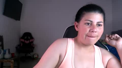 Snapshot of erotic_katia chatting on 04/20/26, 07:04 Sara online show from 04/20/26, 07:04