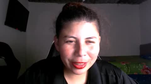 Snapshot of erotic_katia chatting on 04/22/26, 12:35 Sara online show from 04/22/26, 12:35