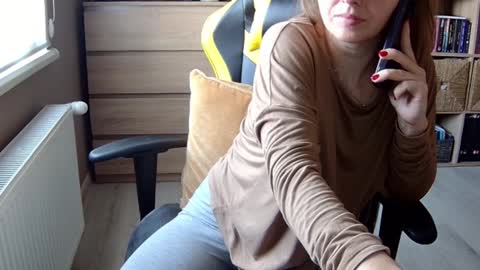 Snapshot of erotic_vibe chatting on 01/12/25, 11:17 Melissa online show from 01/12/25, 11:17