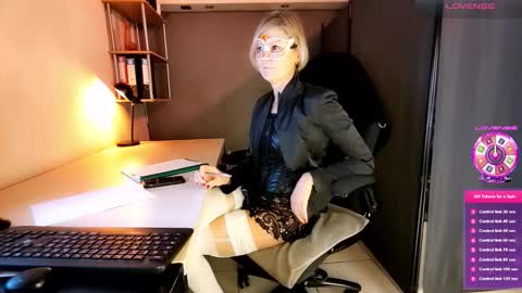 Snapshot of eroticaeva chatting on 11/09/25, 10:02 Eva online show from 11/09/25, 10:02