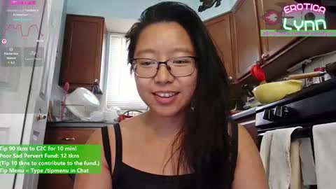 Lynn   online show from 10/23/25, 07:12