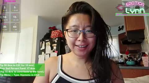 Lynn   online show from 11/04/25, 07:24