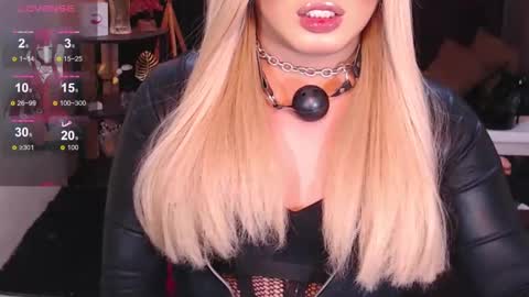 Snapshot of eroticfowler69 chatting on 02/25/25, 01:39 Anastasia online show from 02/25/25, 01:39