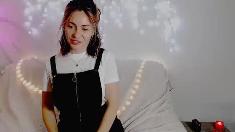 Snapshot of eroticgiftxxx chatting on 01/25/25, 10:19 LylaXXX online show from 01/25/25, 10:19