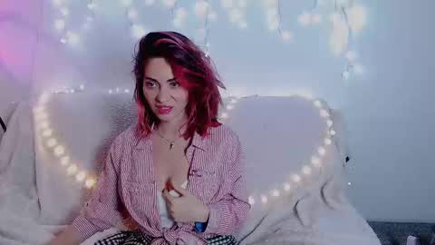 Snapshot of eroticgiftxxx chatting on 01/27/25, 03:07 LylaXXX online show from 01/27/25, 03:07