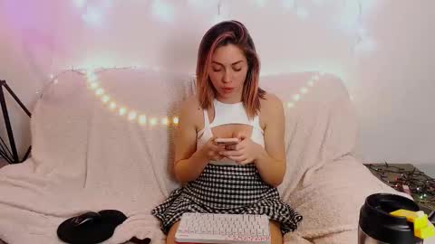 Snapshot of eroticgiftxxx chatting on 02/04/25, 05:01 LylaXXX online show from 02/04/25, 05:01