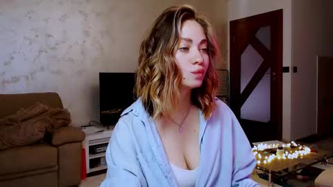 Snapshot of eroticgiftxxx chatting on 03/01/25, 07:51 LylaXXX online show from 03/01/25, 07:51