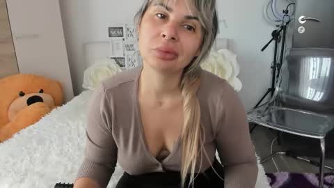 eroticsensualkitty4u online show from 10/14/25, 07:42