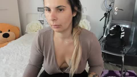 eroticsensualkitty4u online show from 10/21/25, 10:05