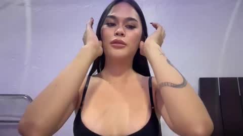 Snapshot of erotictsmonica chatting on 10/14/25, 09:15 monica online show from 10/14/25, 09:15