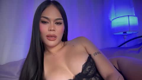 Snapshot of erotictsmonica chatting on 11/13/25, 01:54 monica online show from 11/13/25, 01:54