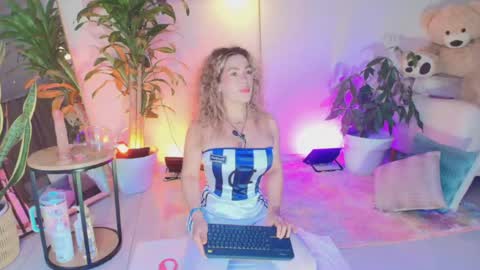TINY  online show from 06/07/26, 04:38