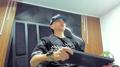 Eryon online show from 10/02/25, 11:17