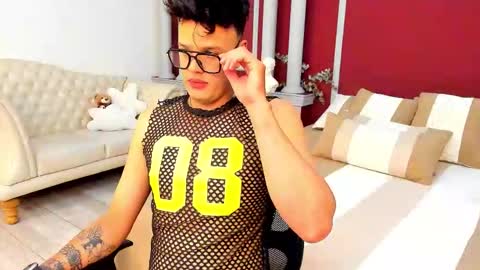 Snapshot of eryxmarlowe_ chatting on 10/20/25, 12:00 eryxmarlowe_ online show from 10/20/25, 12:00