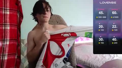 Snapshot of esajukyy chatting on 10/18/25, 08:15 esajukyy online show from 10/18/25, 08:15