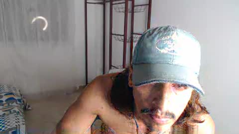 Snapshot of escanor_legendary chatting on 12/21/24, 03:25 Scanor online show from 12/21/24, 03:25