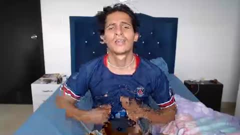 Snapshot of escanor_legendary chatting on 01/20/25, 08:29 Scanor online show from 01/20/25, 08:29