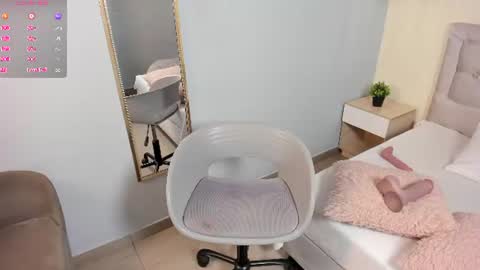 Escarlet online show from 06/12/26, 12:48