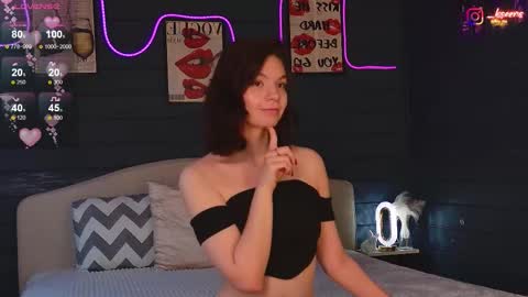 Snapshot of eseensia chatting on 10/12/25, 02:32 Eseensia online show from 10/12/25, 02:32