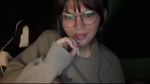 Chelliane online show from 12/04/25, 01:48