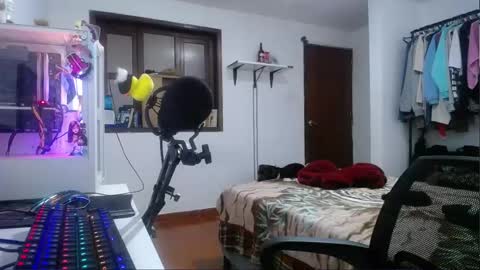 Esteban online show from 12/29/24, 01:49