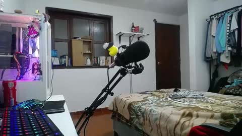 Esteban online show from 12/31/24, 06:16