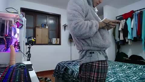 Esteban online show from 01/21/25, 02:33
