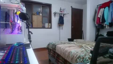 Esteban online show from 01/22/25, 02:37