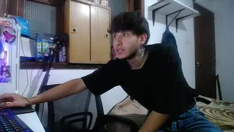 Esteban online show from 02/11/25, 03:18