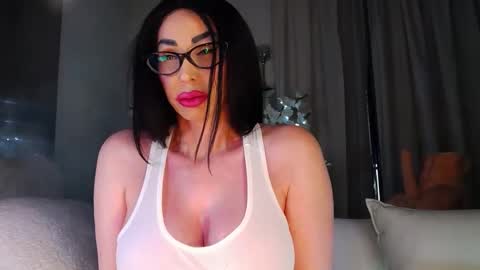 Esther online show from 09/24/25, 09:18