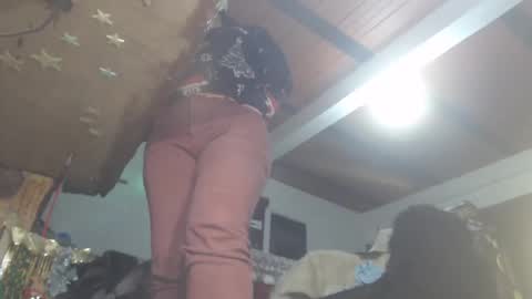 Snapshot of eskelaswd chatting on 12/25/24, 05:26 Eskela911 online show from 12/25/24, 05:26