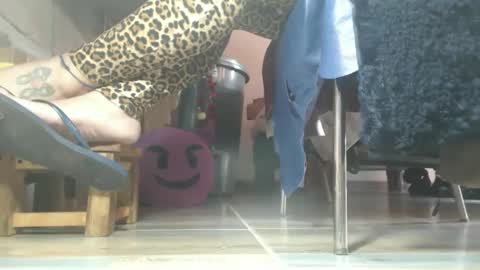 Snapshot of eskelaswd chatting on 10/17/25, 02:08 Eskela911 online show from 10/17/25, 02:08