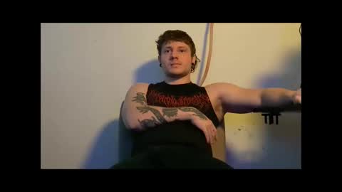 Snapshot of eskol212 chatting on 11/27/25, 11:07 eskol212 online show from 11/27/25, 11:07