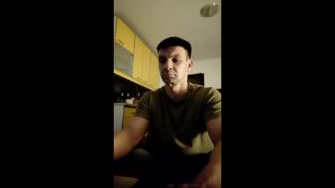 Snapshot of eskotorman chatting on 12/17/25, 11:11 eskotorman online show from 12/17/25, 11:11