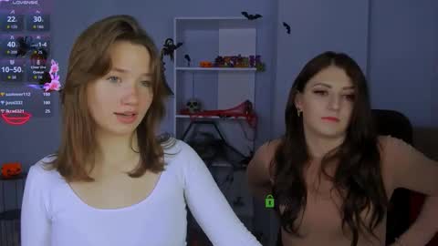 esma_shine online show from 10/19/25, 07:47