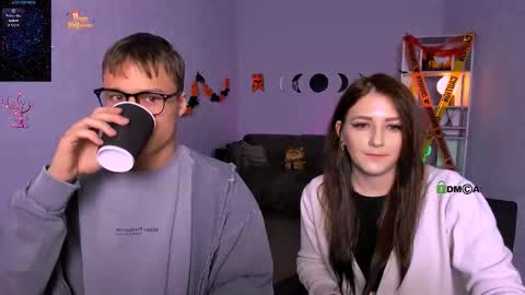 esma_shine online show from 10/23/25, 07:45