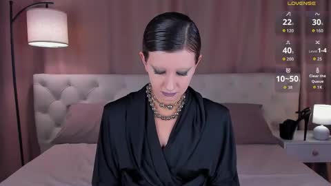 Snapshot of esme_fox chatting on 05/14/26, 05:42 esme_fox online show from 05/14/26, 05:42