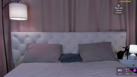 Snapshot of esme_fox chatting on 05/19/26, 05:41 esme_fox online show from 05/19/26, 05:41