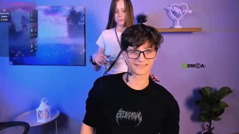 esme_moore_ online show from 11/14/25, 09:13