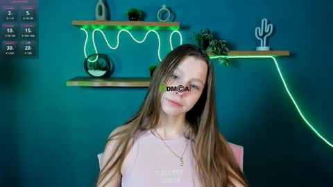 esme_moore_ online show from 11/23/25, 09:42