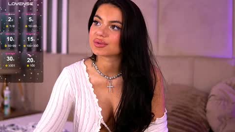 Esme online show from 01/05/25, 01:56